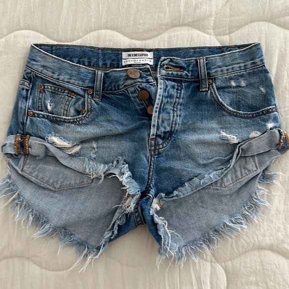 One Teaspoon Bandits Shorts - Picture 1 of 4